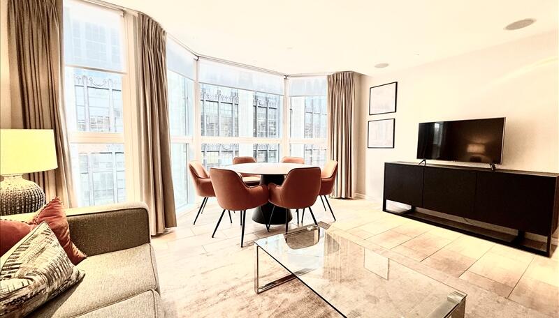 2 bed property in Young Street, London